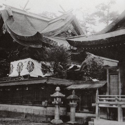 昔の岡山神社  / <small>Photo: 不明</small>